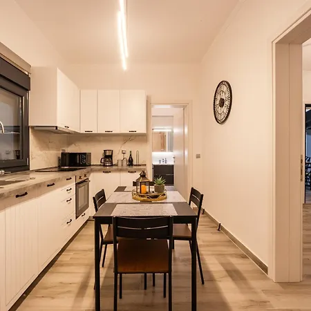 شقة Montecasa إبانومي