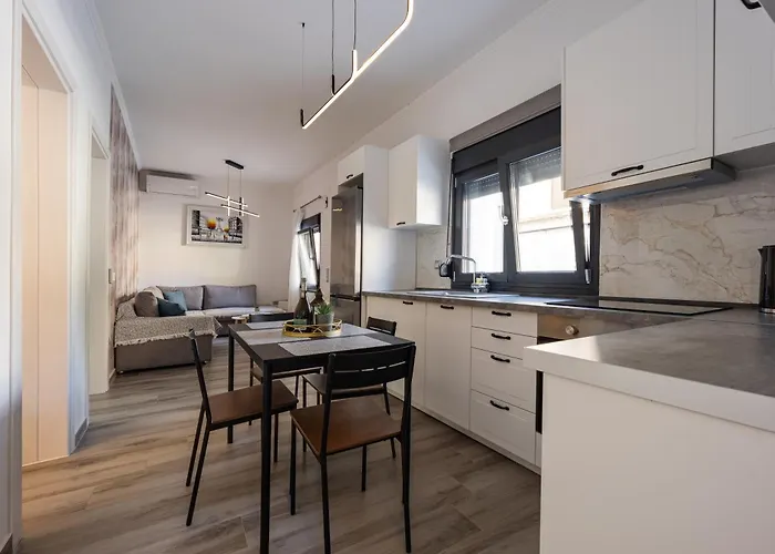 Montecasa * Epanomí